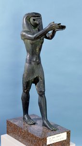 Hórusz isten italáldozati szobra, harmadik köztes időszak, ie 750 körül (bronz)