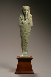 Usabti alak Neferibre-si-Neithhez, késő dinasztikus korszak, Amasis uralkodása, ie 570-526 (fajansz)