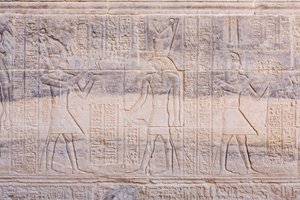 Domborművek a Philae templomban, Asszuán, Egyiptom