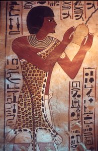 Ókori Egyiptom, Szennufer sírja, Théba, Luxor, falfestmény, freskó, freskó, Szennufer fia a halotti lakomán, leopárdbőr köntösben, elnököl a halotti toron alkotó: Egyptian Egyptian