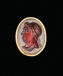 Hellenisztikus mélynyomó gyűrű egy ptolemaioszi uralkodó királyi portréjával, valószínűleg IX. Ptolemaiosz, II. Szoter, Kr.e. 2. század vége – 1. század eleje alkotó: Egyptian Ptolemaic Period