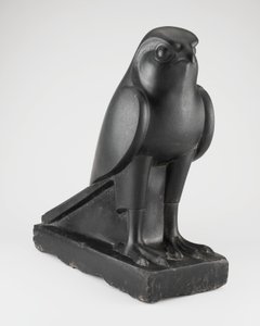 Hórusz isten sólyom szobra, Ptolemaioszi korszak alkotó: Egyptian Ptolemaic Period