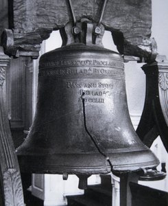 A Liberty Bell, 1752-ben öntött (réz és ón)