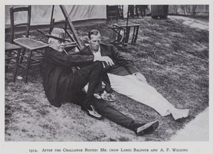 1914, A Challenge Round után, Mr (most Lord) Balfour és A F Wilding (fekete-fehér fotó) alkotó: English Photographer