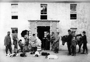 Egy tájházi lövöldözős parti, 1890 körül alkotó: English Photographer