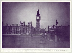 Az 1939. november 8-án megjelent The Illustrated War News-ból a Parlament és a Big Ben képe a vadászok holdjának sugaraiban, az áramszünet alatt alkotó: English Photographer