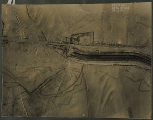 Légifelvétel első világháborús árkokkal, 1917 alkotó: English Photographer