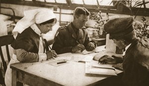 Ausztrálok és hadkötelezettség: Hogyan zajlik az ausztrál szavazás egy londoni kórházban, illusztráció a The Illustrated War Newsból, 1916. október 25. (szépia fotó) alkotó: English Photographer