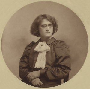 Beatrice Harraden alkotó: English Photographer