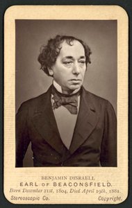 Benjamin Disraeli, Beaconsfield grófja, emlékfotós kártya (f/w fotó) alkotó: English Photographer