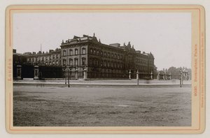 A Buckingham-palota alkotó: English Photographer