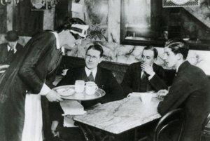 Buckingham-palota kerti partija, 1911 alkotó: English Photographer