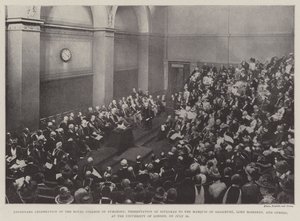 A Royal College of Surgeons centenáriumi ünnepsége, oklevelek átadása Salisbury márkinak, Lord Roseberynek és másoknak a Londoni Egyetemen, július 26-án alkotó: English Photographer