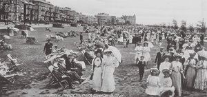 Church Parade, Southsea Common (fekete-fehér fotó) alkotó: English Photographer