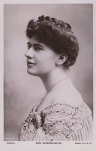 Cicely Gleeson-White, angol szoprán alkotó: English Photographer