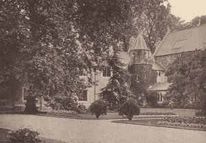 A Szent Szív kolostor, Roehampton: A terasz keleti vége és az elvonulóház (fekete-fehér fotó) alkotó: English Photographer