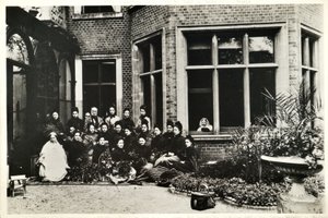 Florence Nightingale, Sir Harry és Lady Verney, valamint Nightingale ápolónők a Claydon House-ban, 1886 alkotó: English Photographer