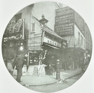 Fouberts Place, Westminster LB: a Kingly Street mellett, 1890 alkotó: English Photographer