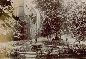 Fountain Court a Középső Templomban alkotó: English Photographer