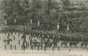 Temetési menet őfelsége VII. Edward királynak a Márványív mellett alkotó: English Photographer