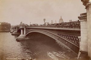 A Blackfriars híd általános képe alkotó: English Photographer