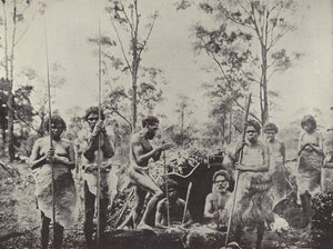 Queensland bennszülöttek csoportja alkotó: English Photographer