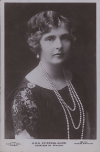 HRH Alice hercegnő (f/w fotó) alkotó: English Photographer