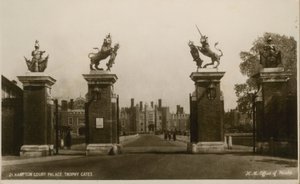 Hampton Court Palace Trophy Gates alkotó: English Photographer