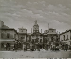 Horse Guards Parade, London alkotó: English Photographer