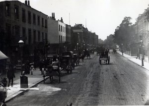 Kensington High Street, London alkotó: English Photographer