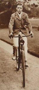 VIII. Edward király kerékpáron ült 1911-ben alkotó: English Photographer