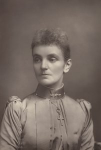 Lady Young alkotó: English Photographer