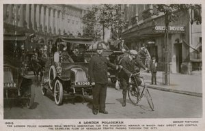 Londoni rendőr. A képeslapot 1913. július 4-én küldték el. alkotó: English Photographer