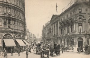 London, Shaftesbury Avenue (f/w fotó) alkotó: English Photographer