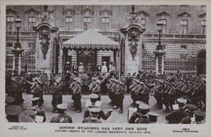London üdvözli saját fiait, A londoni ezredek győzelmi menete, 1919. július 5. (f/w fotó) alkotó: English Photographer