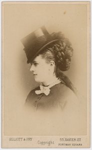 Mabel Gray alkotó: English Photographer
