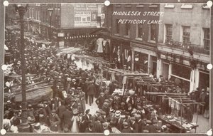 Middlesex Street a Petticoat Lane-en alkotó: English Photographer