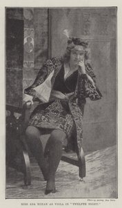 Miss Ada Rehan Viola szerepében a Tizenkettedik éjszaka című filmben alkotó: English Photographer