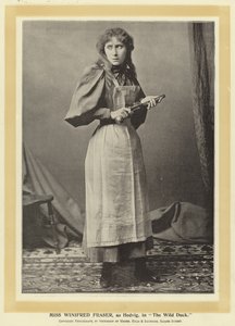Miss Winifred Fraser, Hedvig szerepében, A vadkacsában alkotó: English Photographer