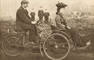 Motoros tricikli kombináció alkotó: English Photographer