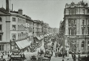 New Oxford Street: keletre nézve a Saint Giles Circustól, 1895 alkotó: English Photographer