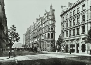 Northumberland Avenue, 1895 alkotó: English Photographer
