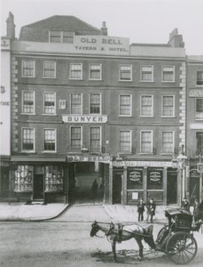 Old Bell Tavern and Hotel, London alkotó: English Photographer
