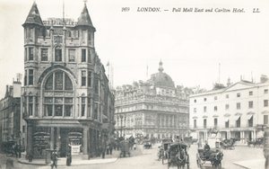 A Pall Mall East és a Carlton Hotel alkotó: English Photographer