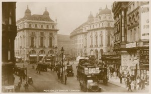 Piccadilly Circus, London alkotó: English Photographer