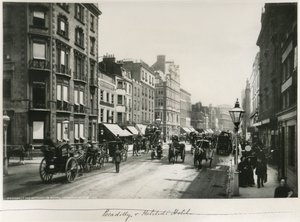 Piccadilly és Hatchett Hotel, London, 1887 körül (albumnyomat) alkotó: English Photographer