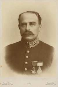Francis Younghusband portréja (f/w fotó) alkotó: English Photographer