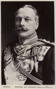 Sir Douglas Haig tábornok portréja alkotó: English Photographer