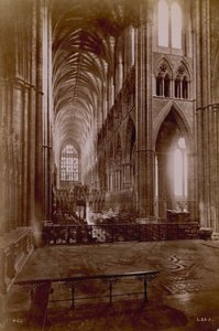 Képeslap a Westminster Abbey belsejét ábrázoló képpel alkotó: English Photographer