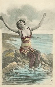 Csinos lány szokatlan csíkos fürdőruhában és leggingsben (színes fotó) alkotó: English Photographer